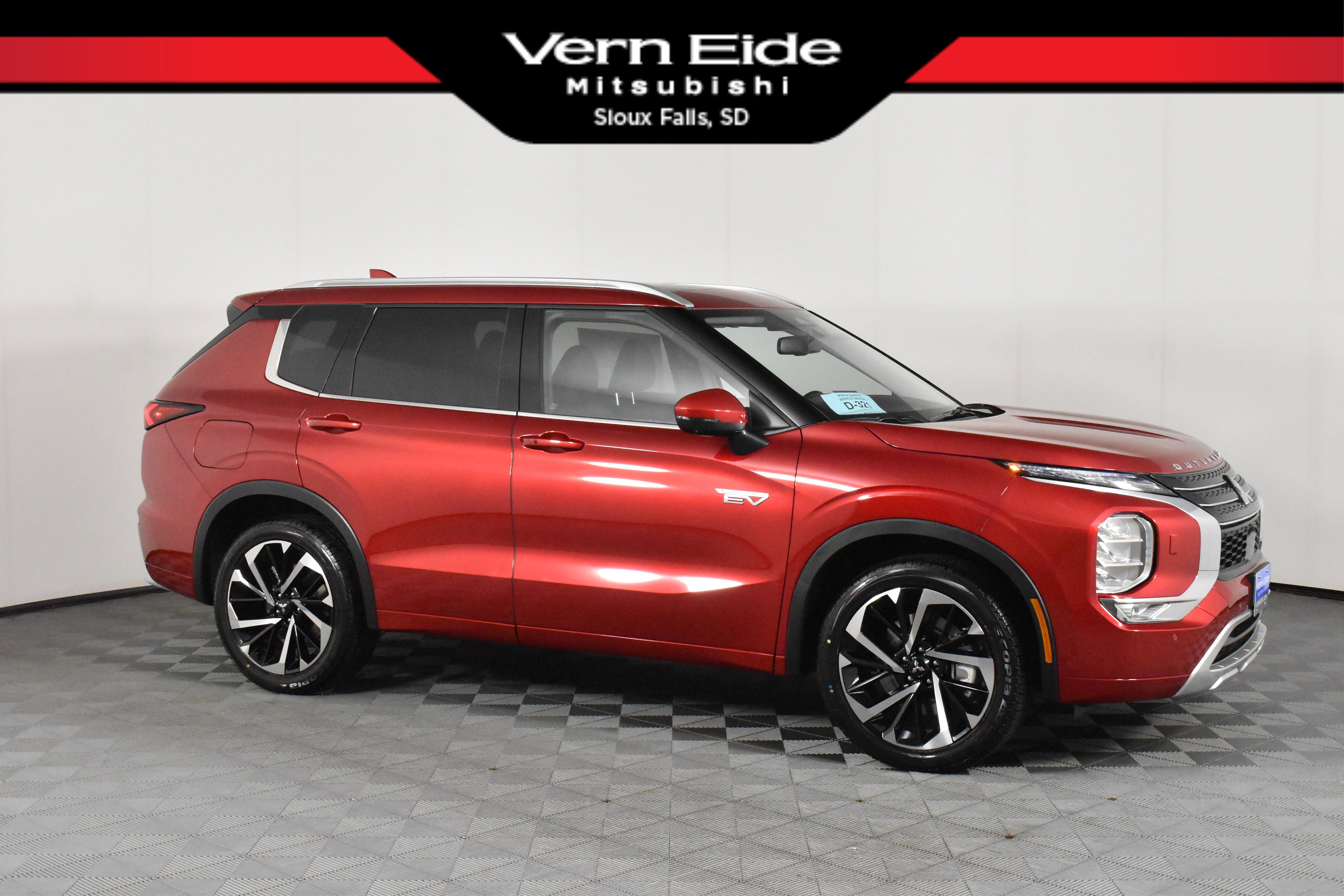 New 2025 Mitsubishi Outlander SEL image 1