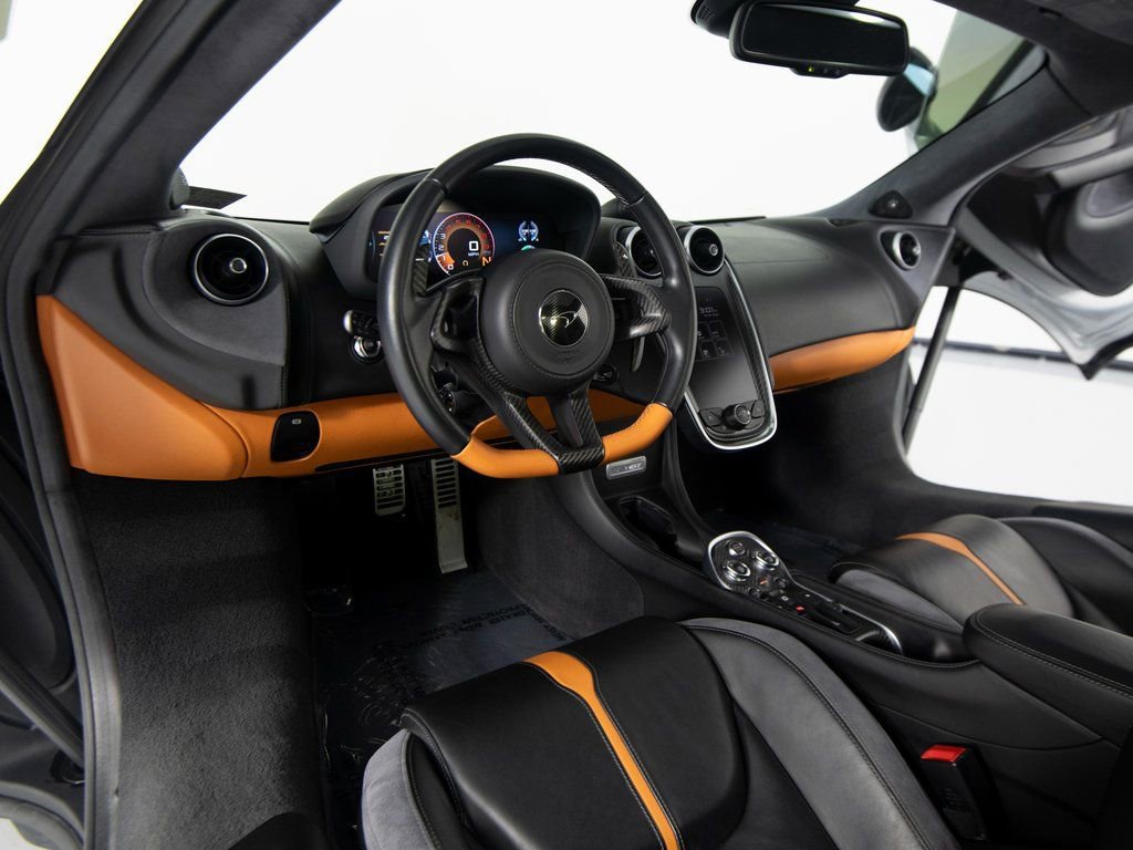 Used 2017 McLaren 570S Coupe image 15