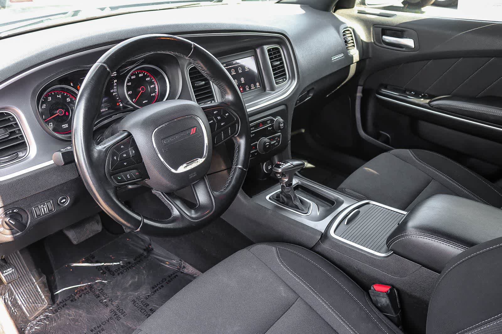 Used 2022 Dodge Charger SXT RWD image 15