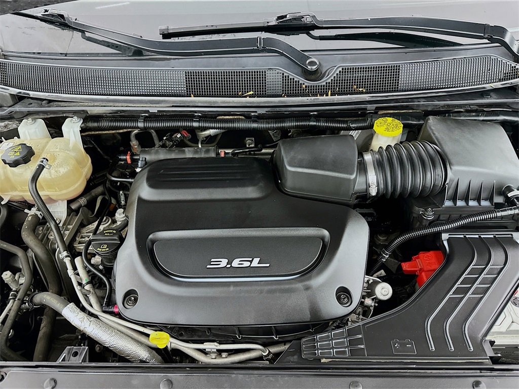 Used 2018 Chrysler Pacifica Limited image 33