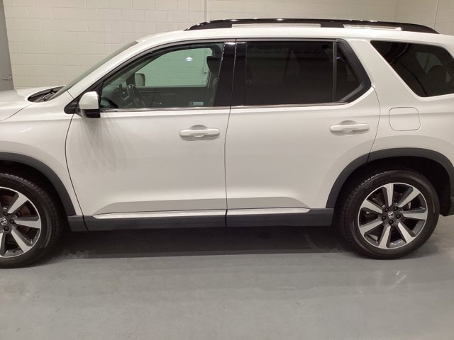 Certified 2023 Honda Pilot Touring image 5