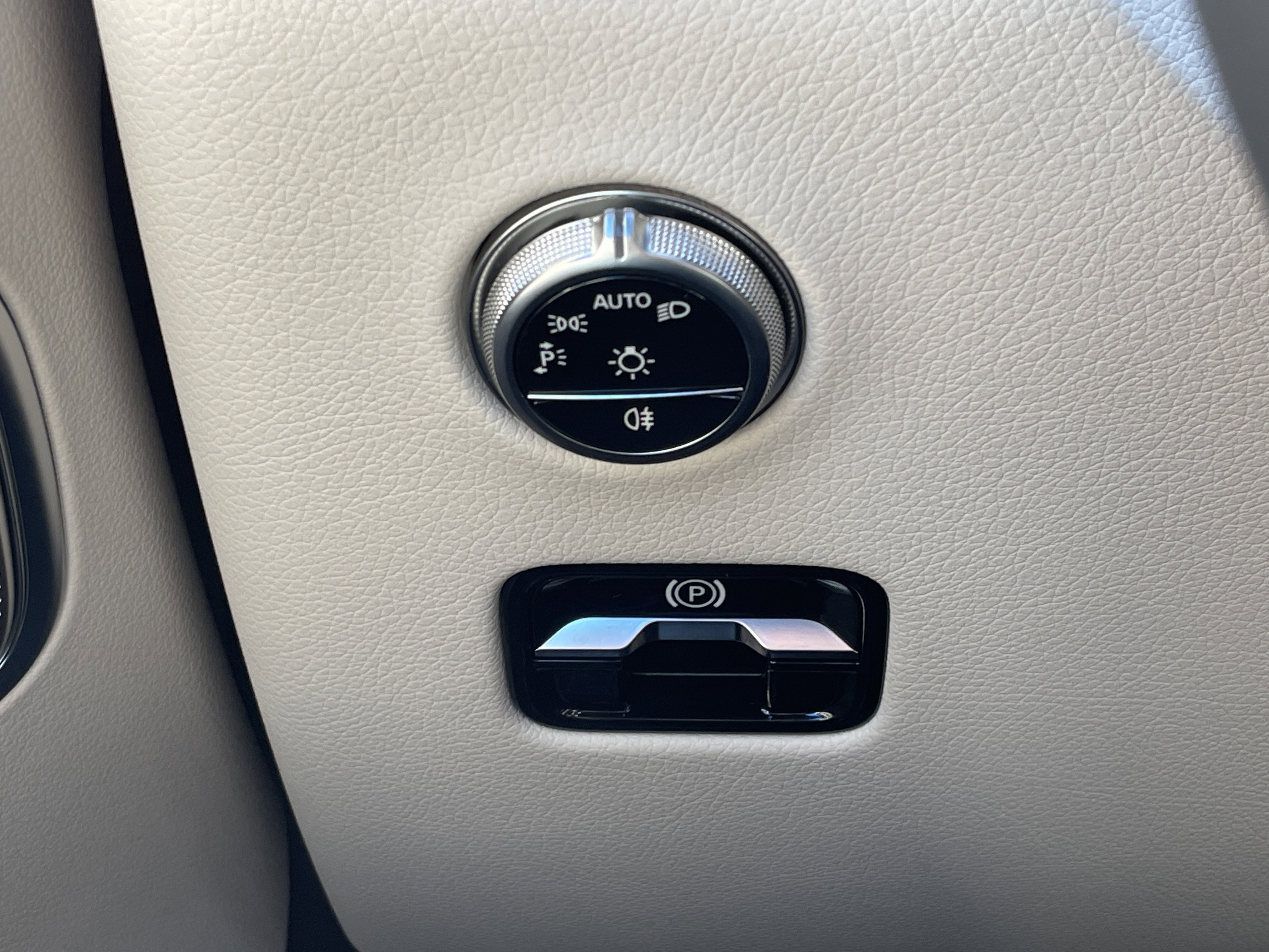 New 2026 Mercedes-Benz GLC 300 image 23