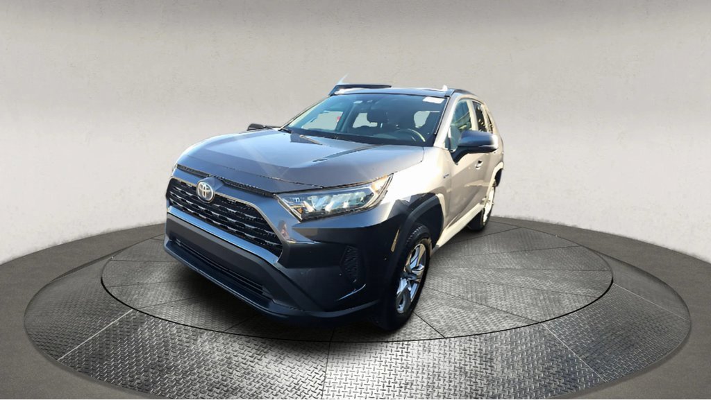 Used 2019 Toyota RAV4 LE image 2