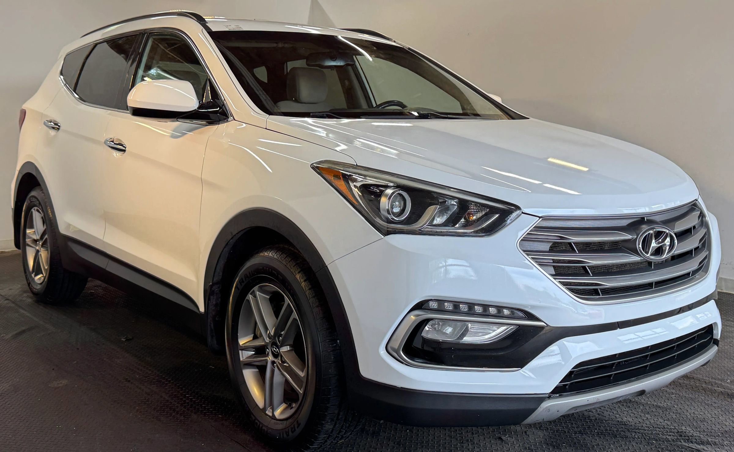 Used 2017 Hyundai Santa Fe Sport image 6