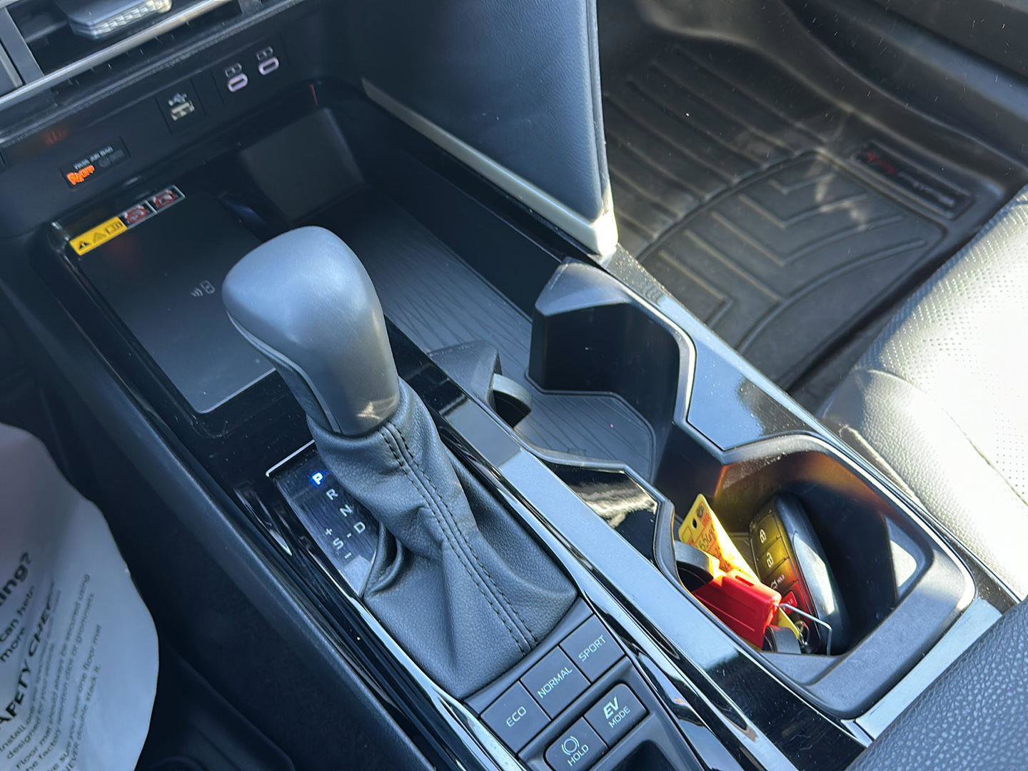 Used 2025 Toyota Camry XSE FWD image 27