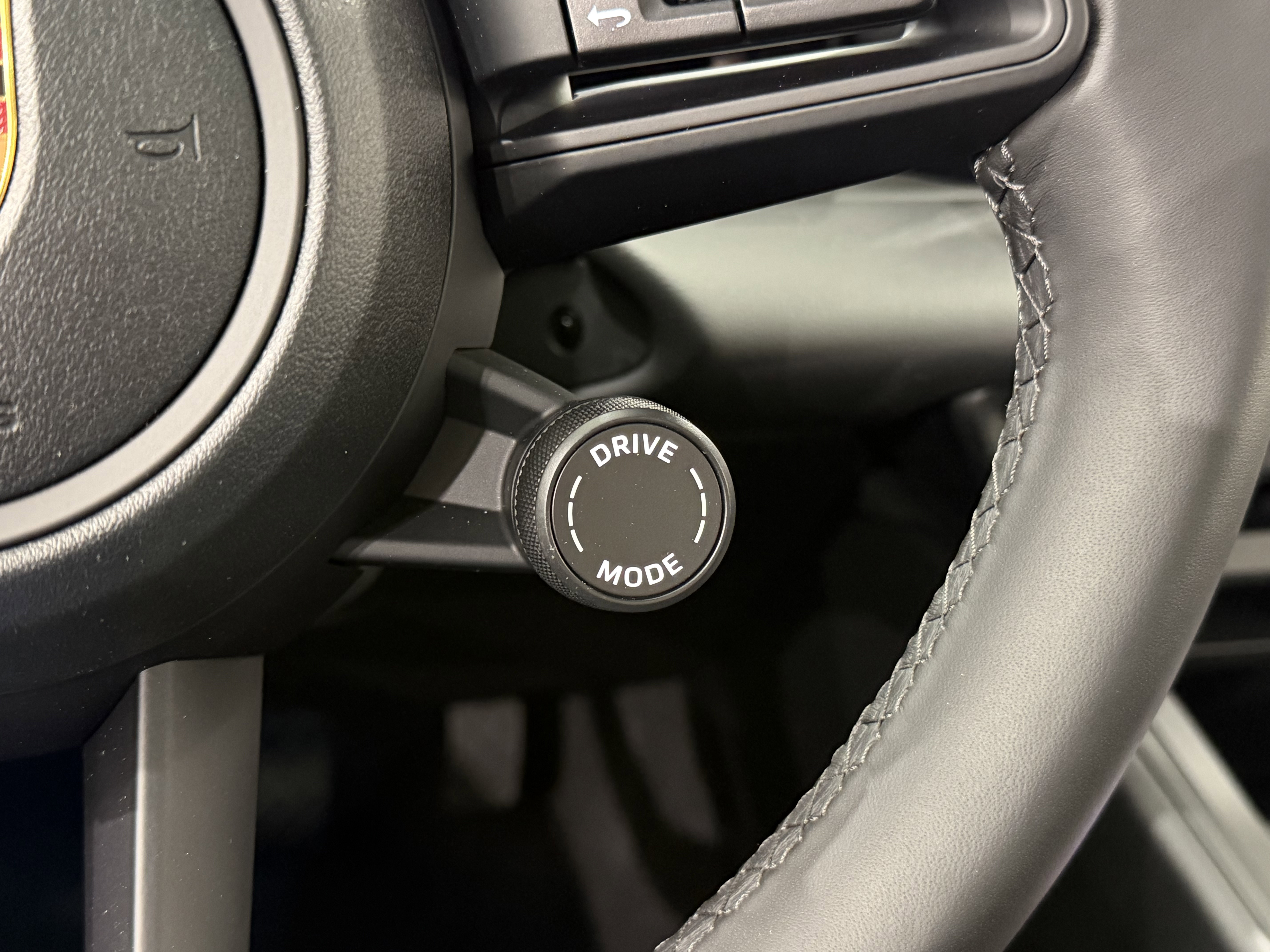 New 2026 Porsche Macan 4 Electric image 48