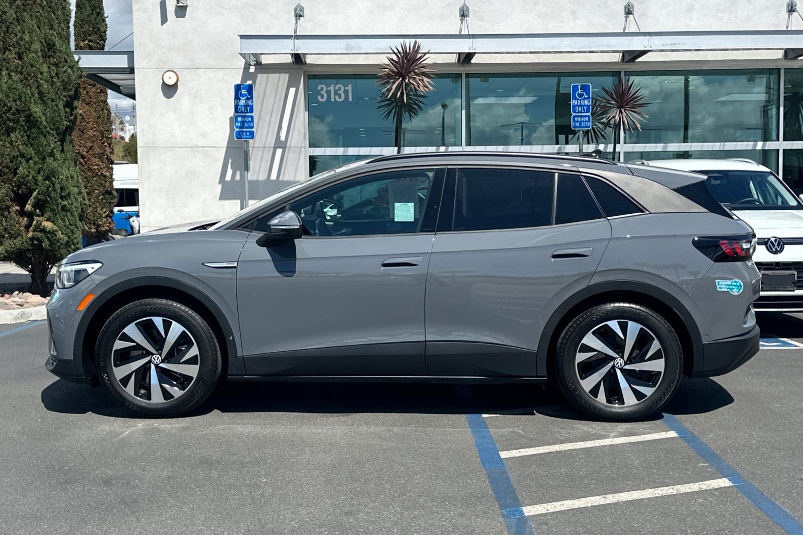 Used 2023 Volkswagen ID.4 Pro image 7