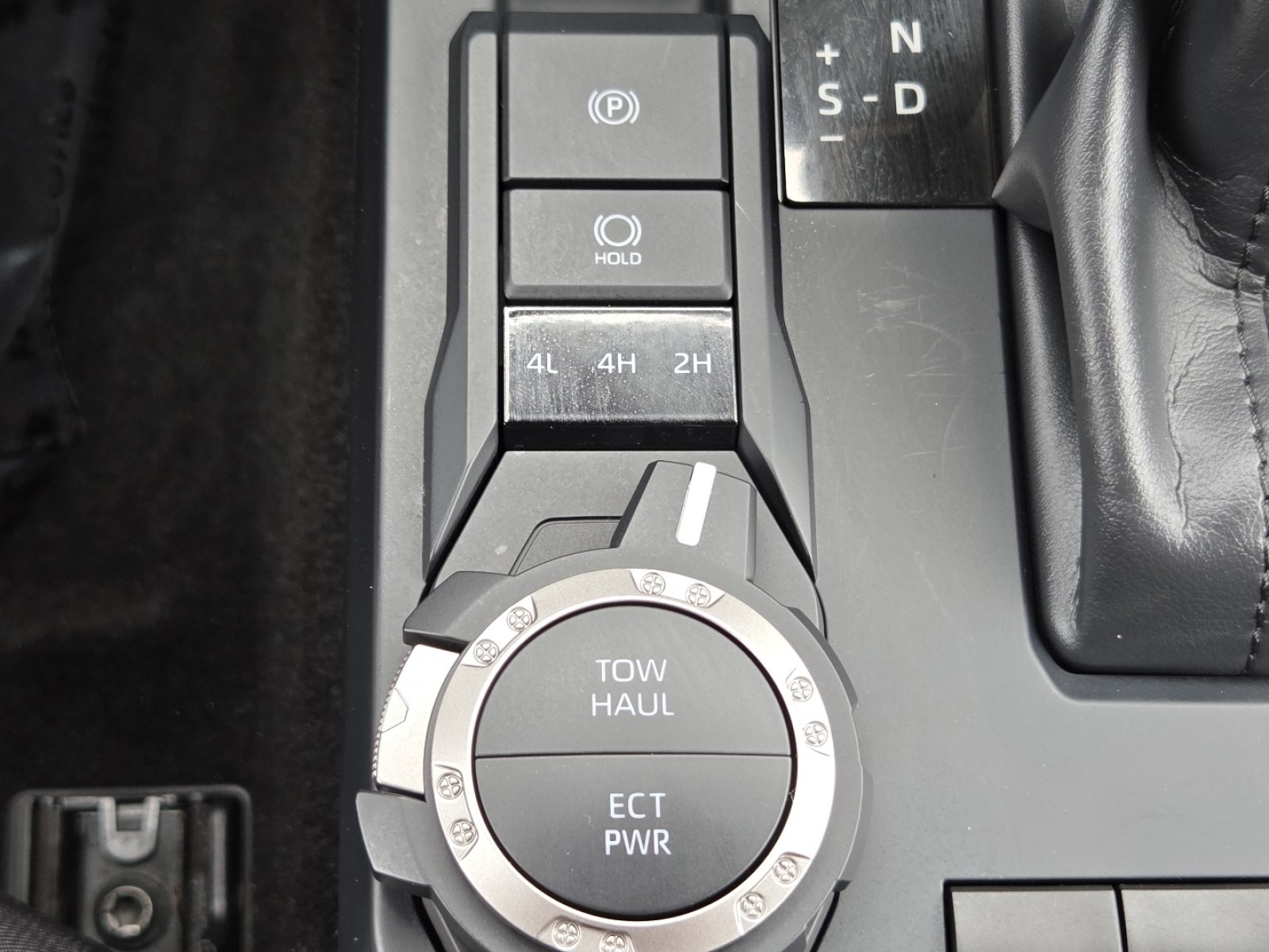 Used 2025 Toyota Tacoma SR5 AWD/4WD image 33