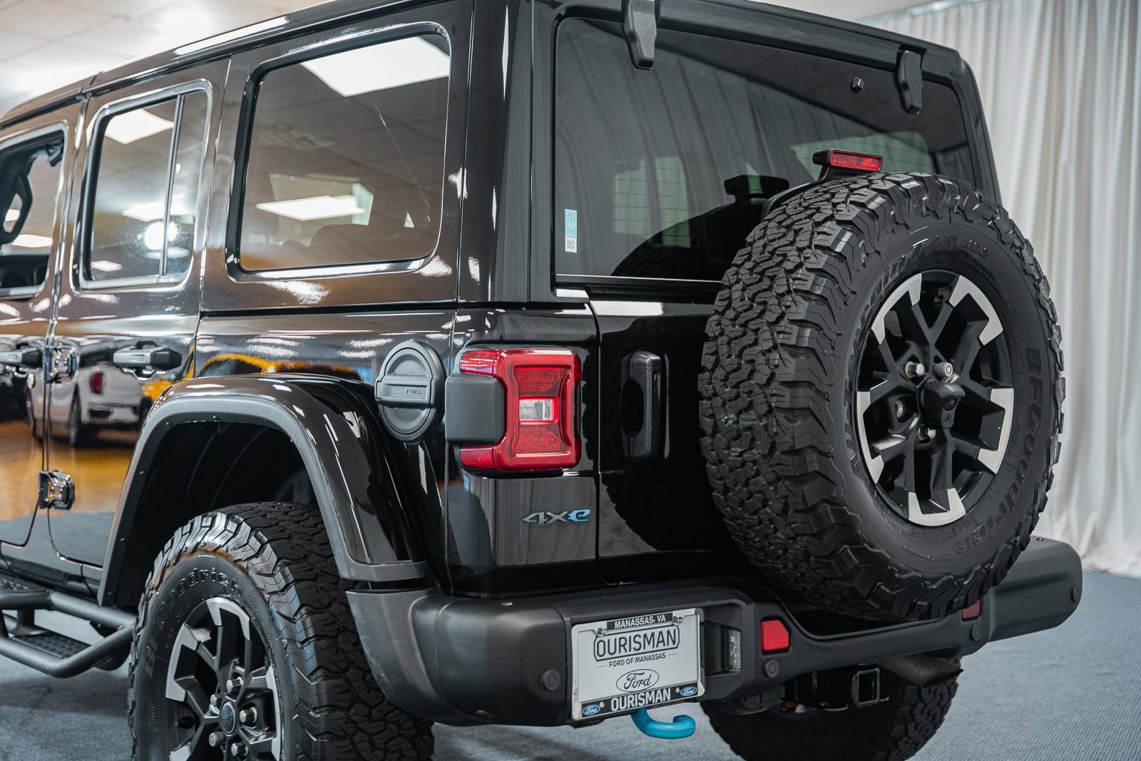 Used 2024 Jeep Wrangler Unlimited Rubicon 4xe AWD/4WD image 5