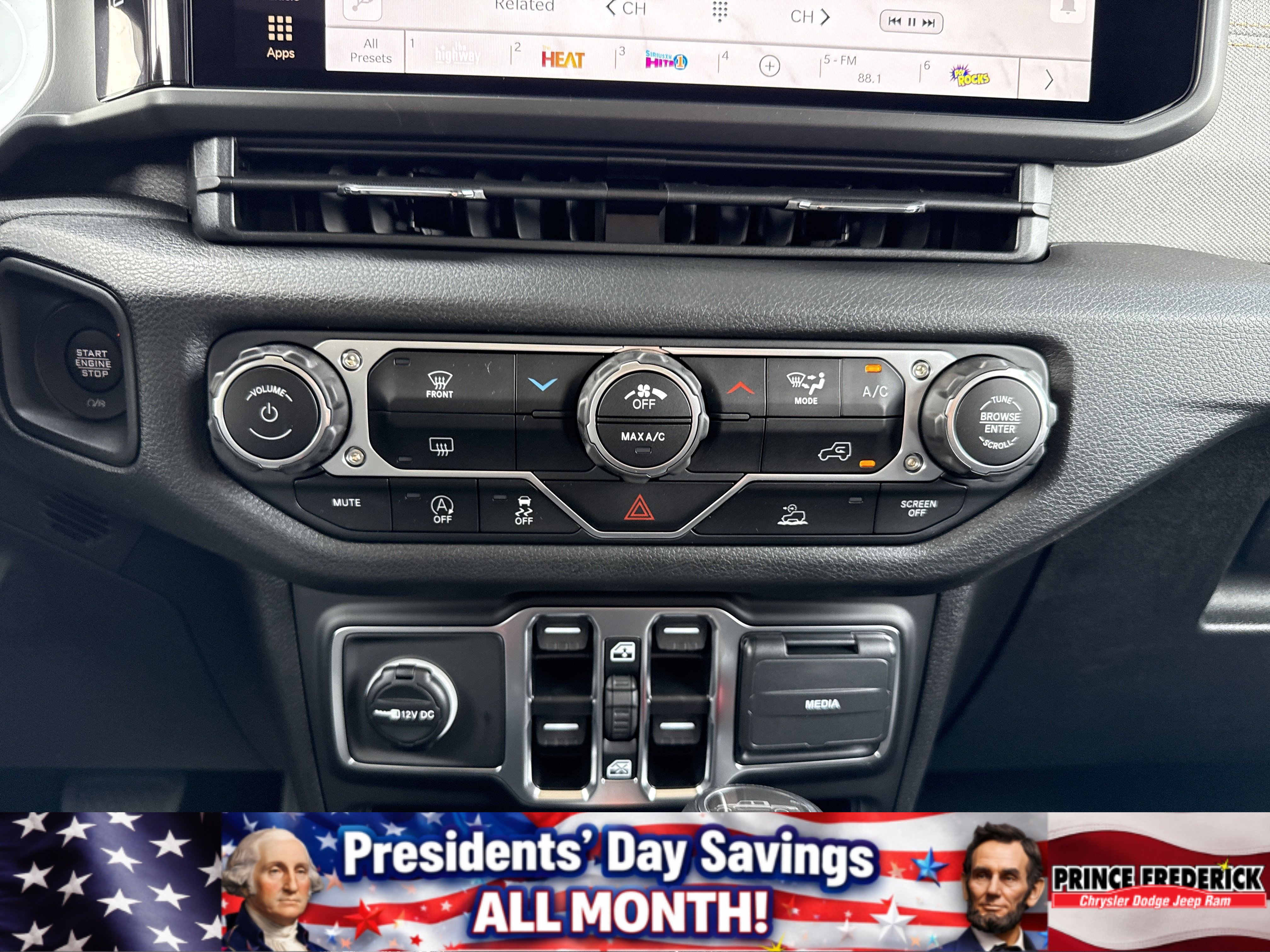 New 2025 Jeep Gladiator Sport image 20