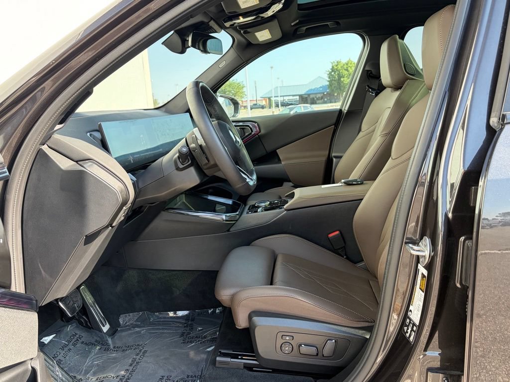 Used 2025 BMW X3 xDrive30i w/ Premium Package AWD/4WD image 14
