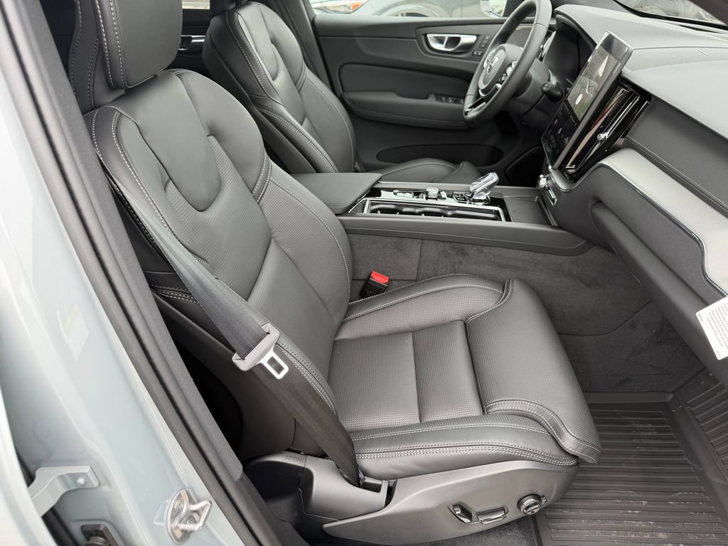 New 2026 Volvo XC60 T8 Ultra w/ Protection Package Premier AWD/4WD image 9