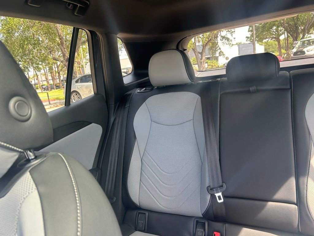 Certified 2025 Volkswagen Tiguan SE R-Line AWD/4WD image 12