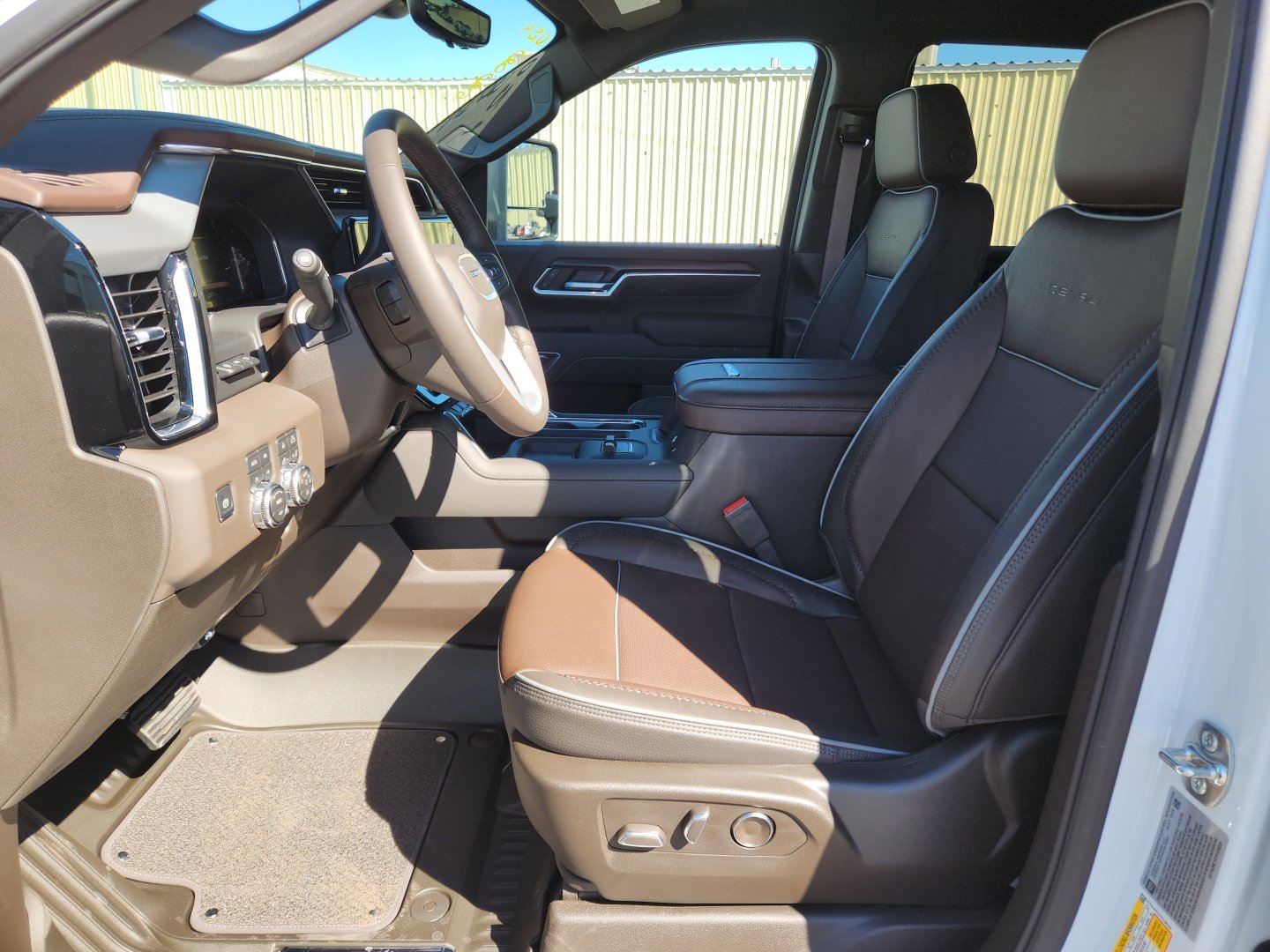 New 2026 GMC Sierra 2500 Denali w/ Max Trailering Package image 11