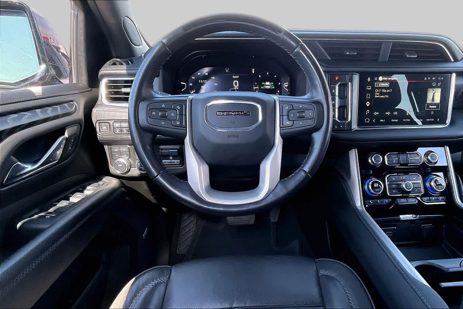 Used 2024 GMC Yukon Denali w/ Advanced Technology Package AWD/4WD image 6