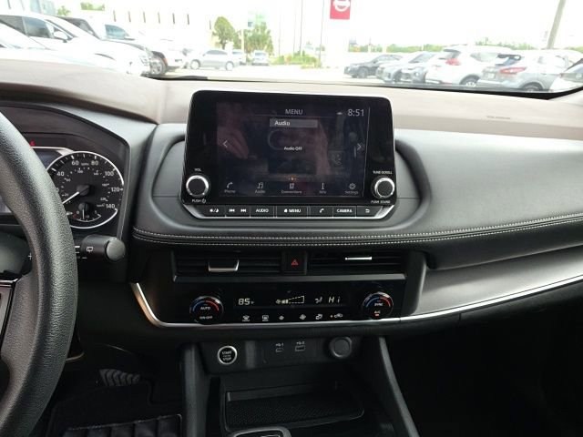 Used 2023 Nissan Rogue SV image 17