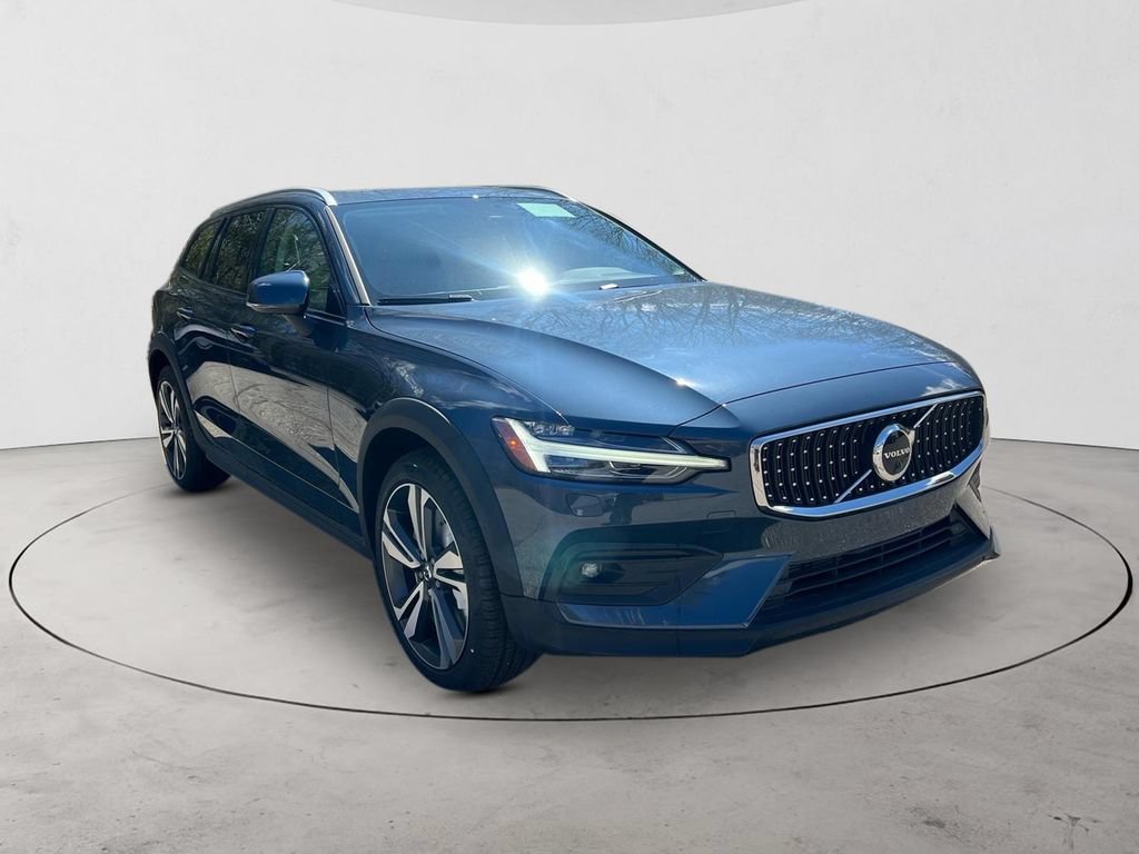 New 2026 Volvo V60 B5 Cross Country Plus w/ Protection Package Premier AWD/4WD image 7