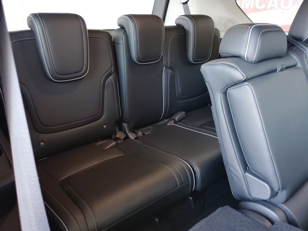 Used 2026 INFINITI QX80 Luxe w/ Cargo Package AWD/4WD image 17