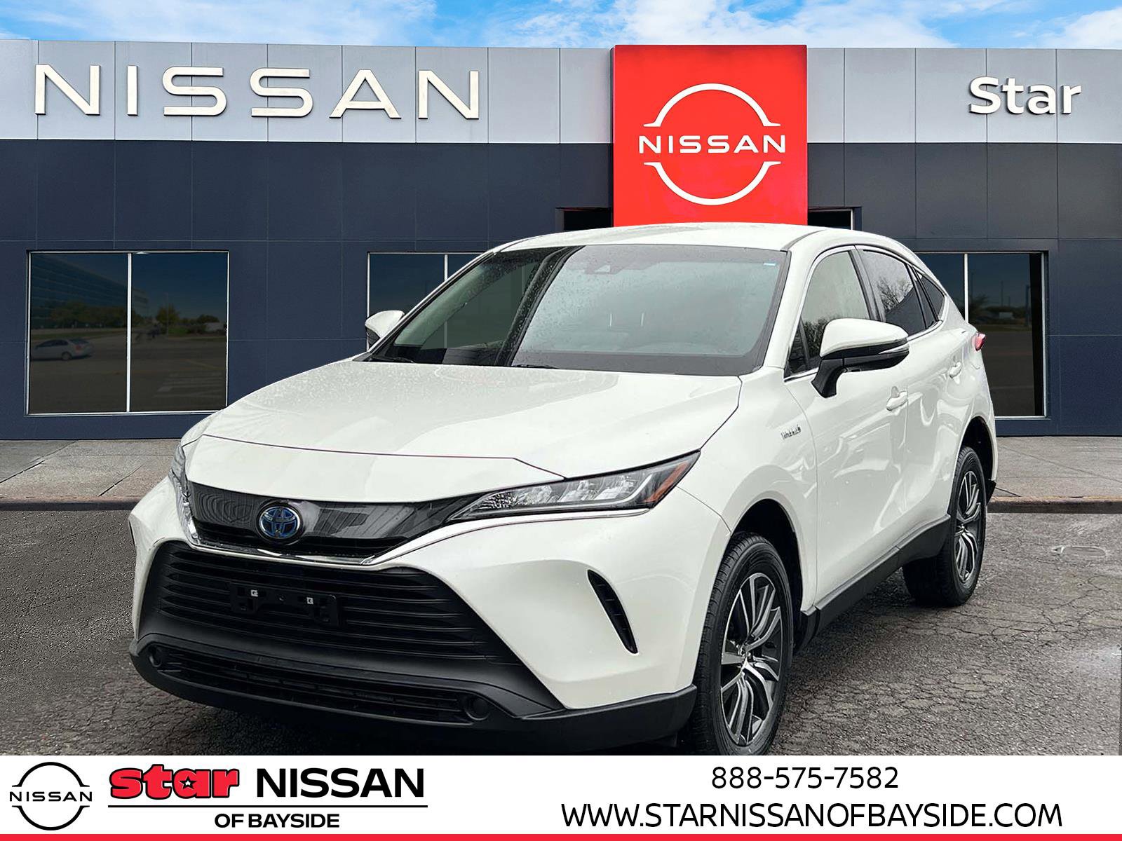 Used 2021 Toyota Venza LE image 3