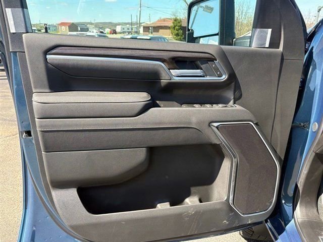 New 2026 Chevrolet Silverado 3500 LT w/ All Star Edition AWD/4WD image 13