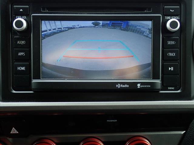 Used 2016 Toyota Tacoma SR5 w/ SR5 Appearance Package (SN) image 15