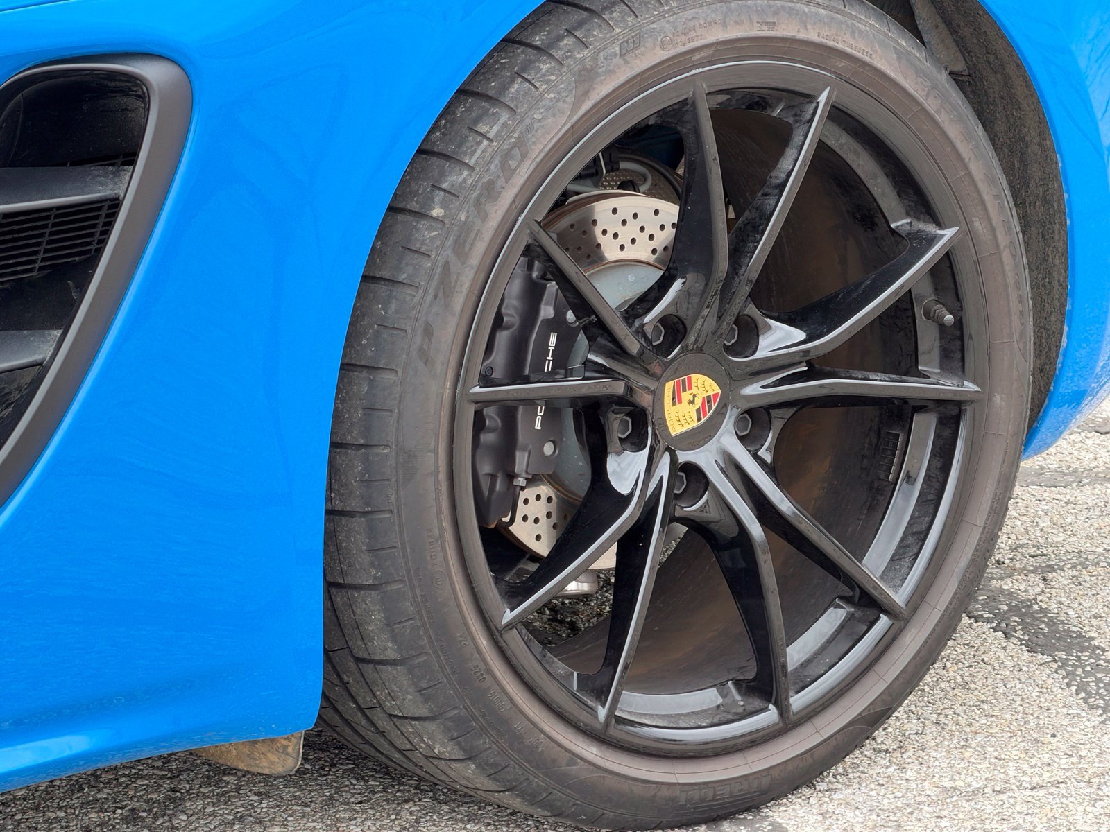 Certified 2025 Porsche 718 Cayman RWD image 13