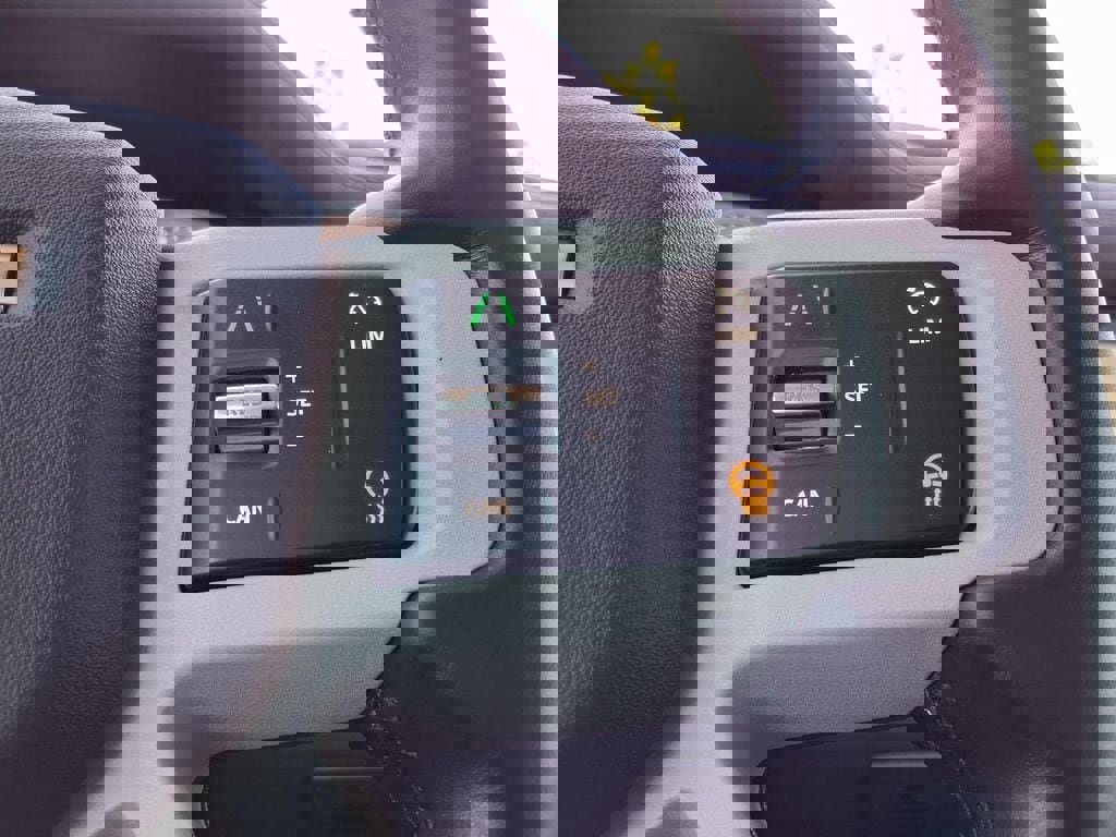 Used 2021 Land Rover Defender 90 First Edition image 30