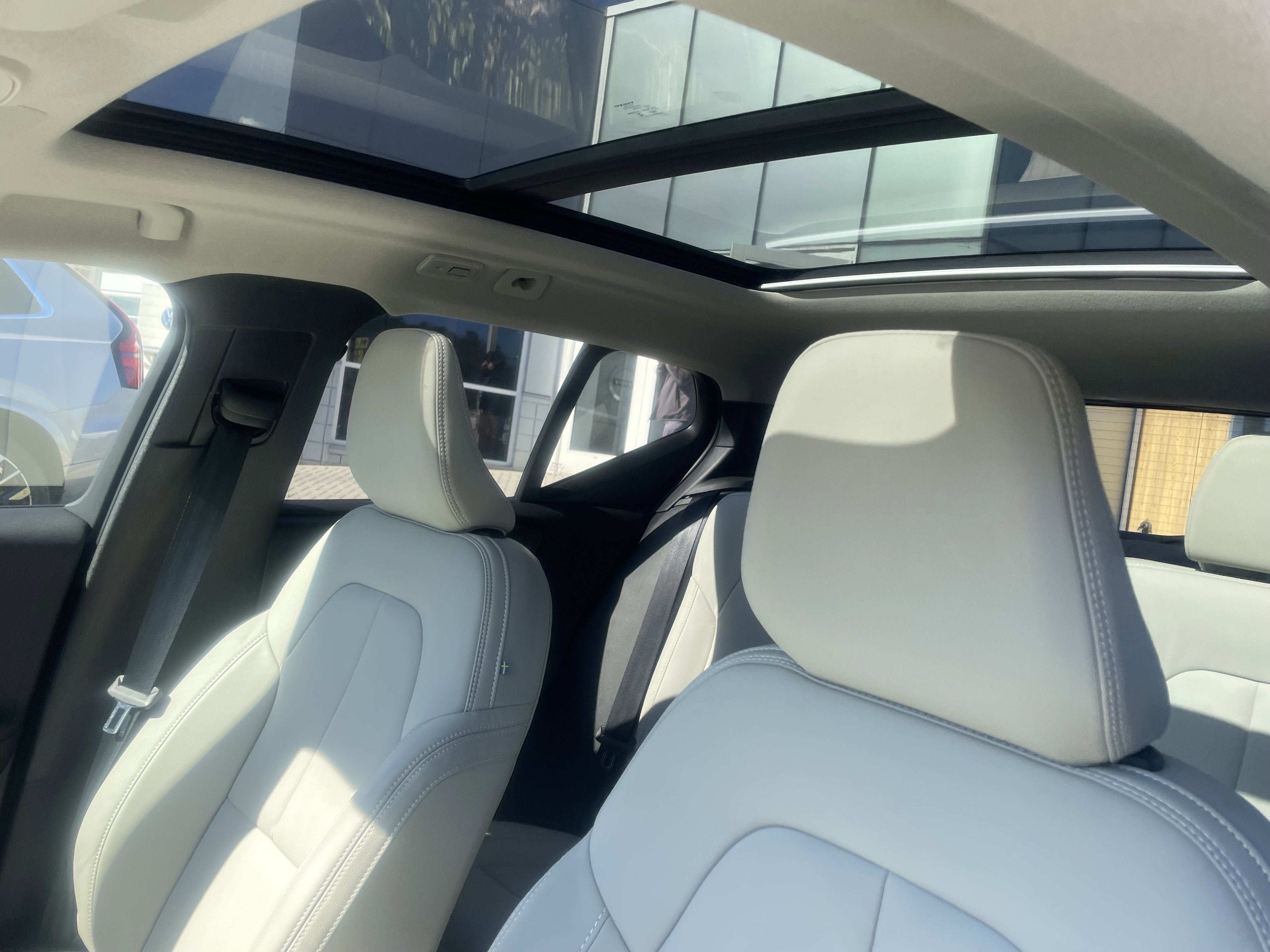 New 2025 Volvo XC40 B5 Plus w/ Protection Package Premier image 16