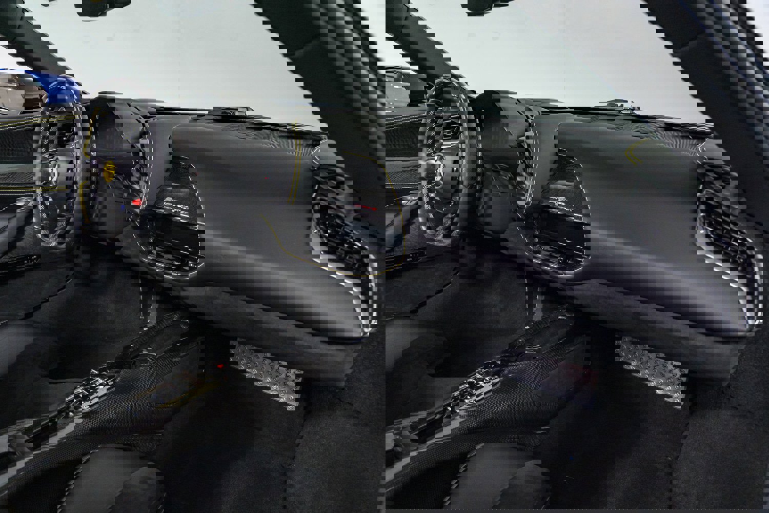 Used 2022 Ferrari SF90 Spider image 34