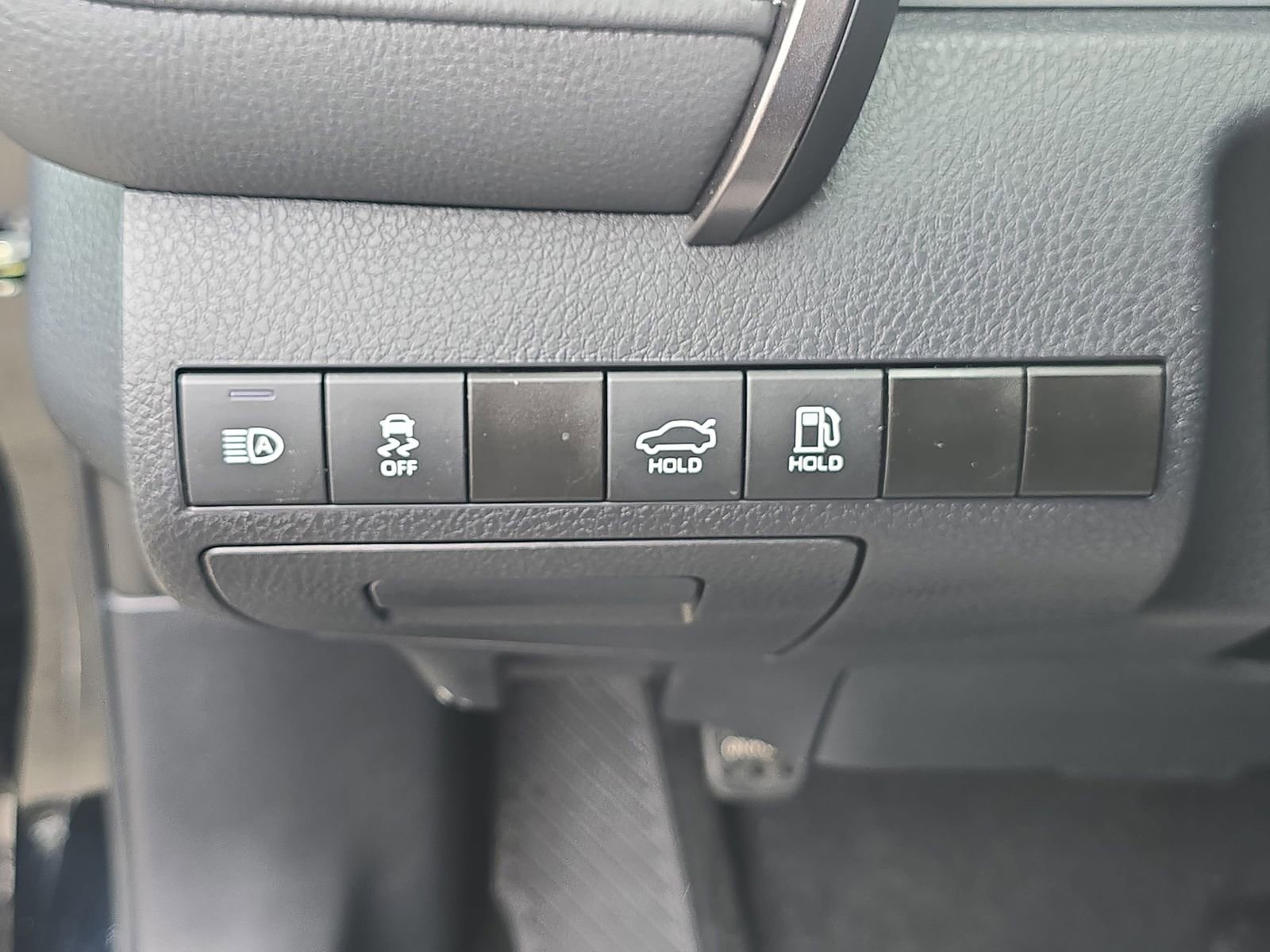 Used 2024 Toyota Camry SE image 31