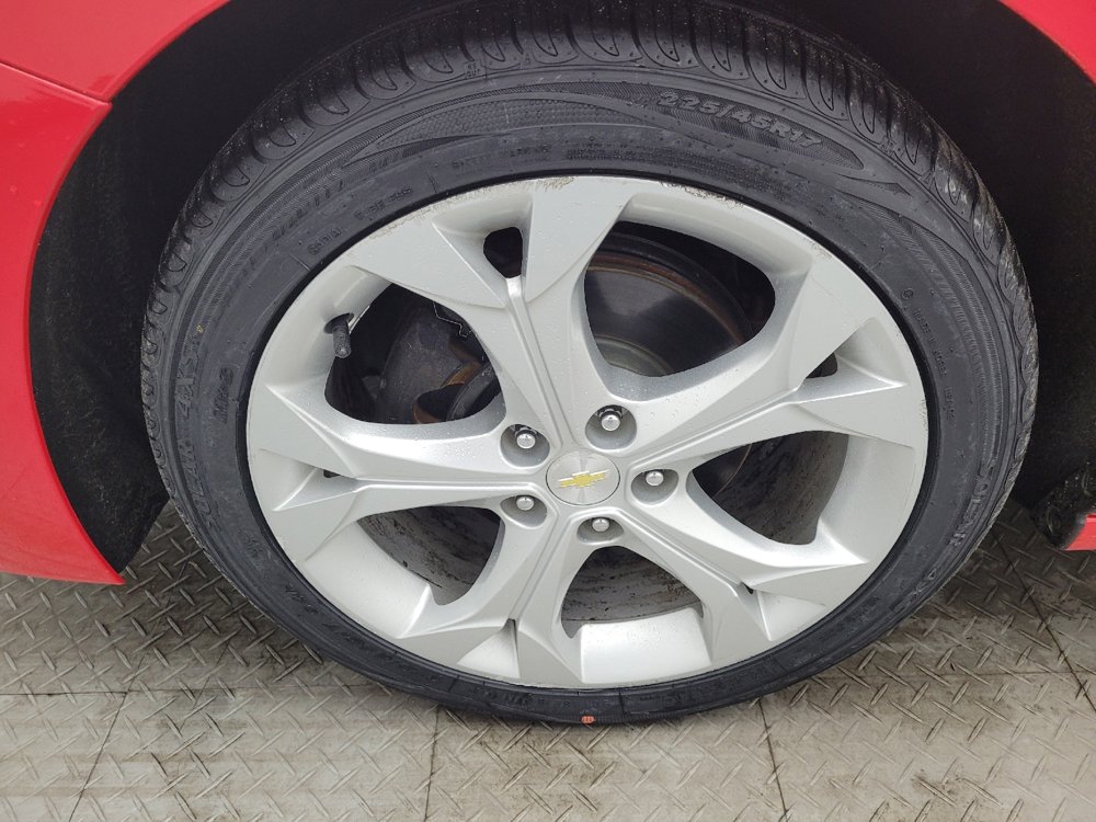 Used 2017 Chevrolet Cruze Premier image 31