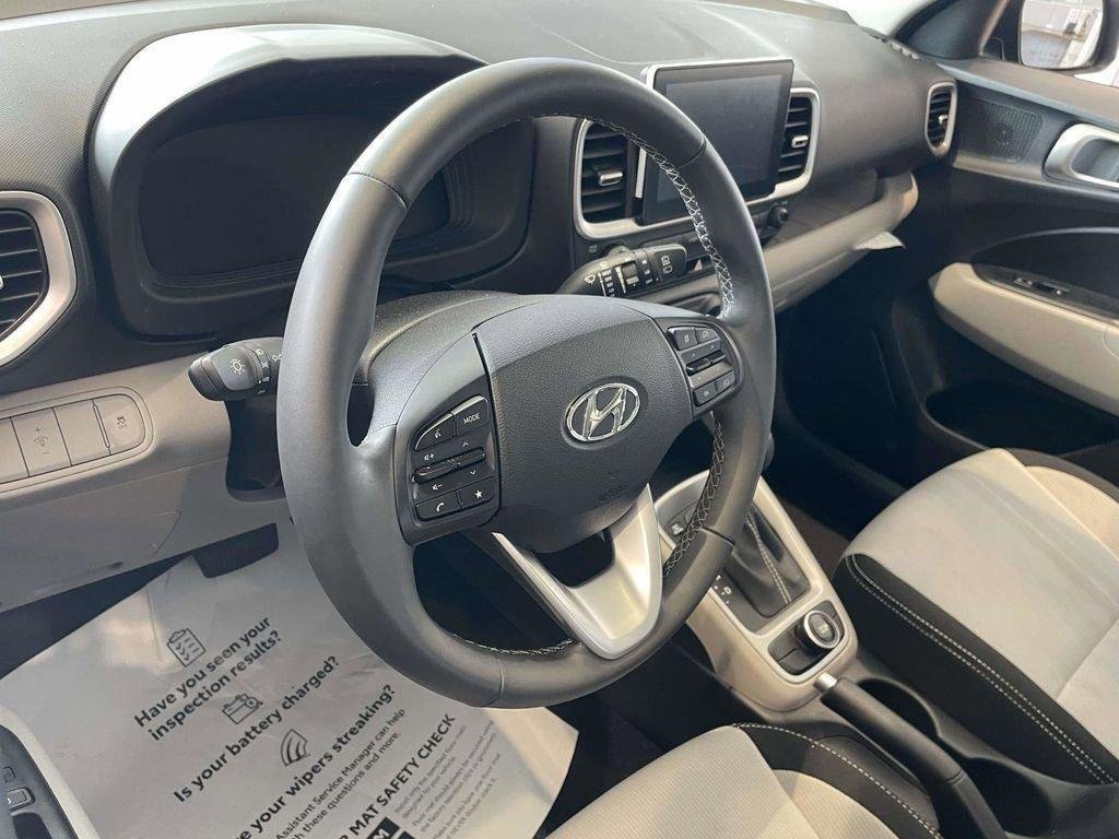 New 2025 Hyundai Venue SEL FWD image 47