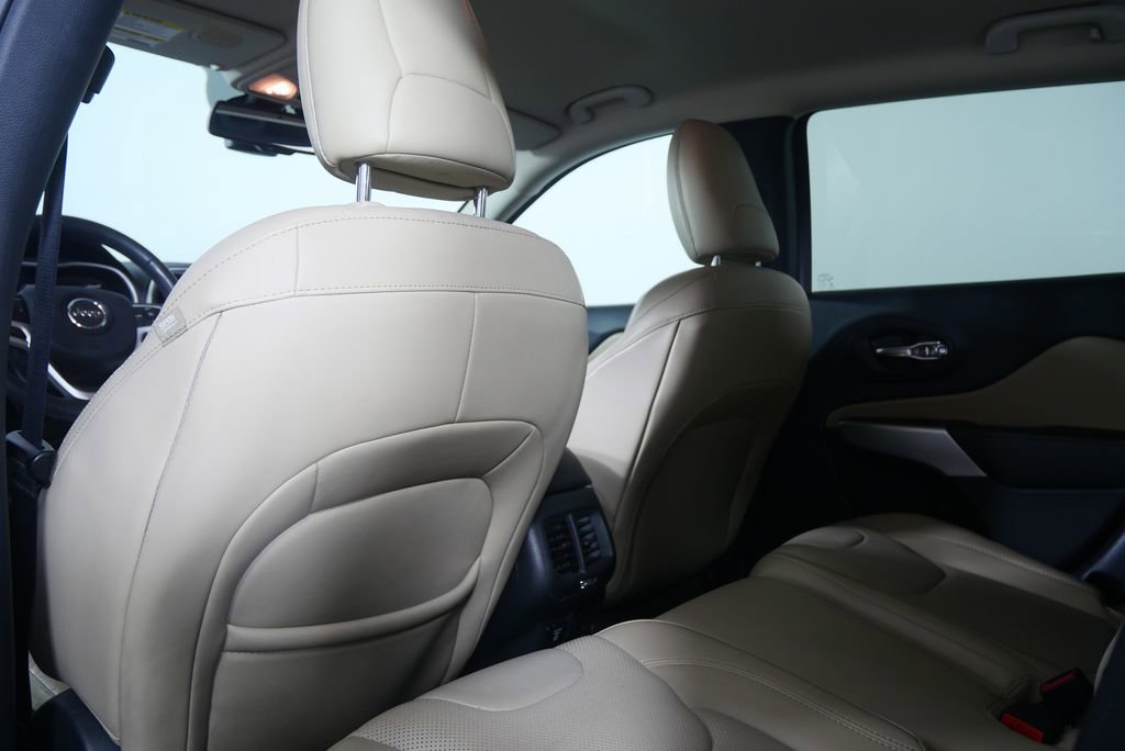 Used 2017 Jeep Cherokee Limited w/ Luxury Group image 17