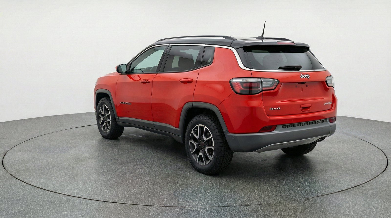 Used 2025 Jeep Compass Trailhawk AWD/4WD image 6