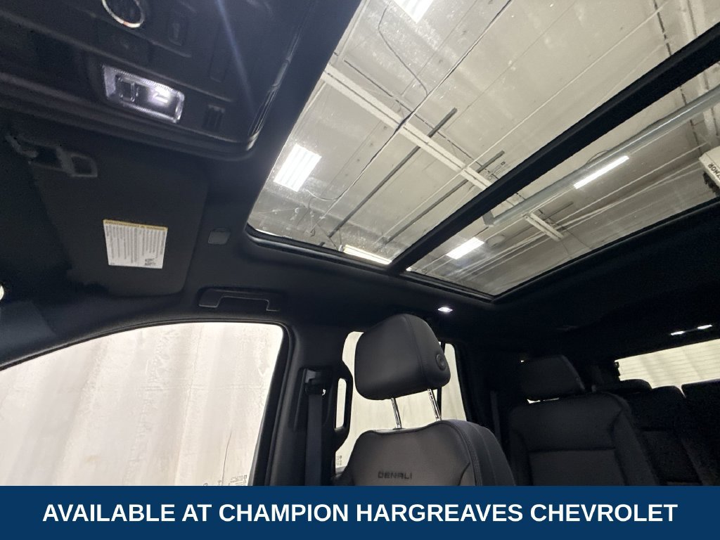Used 2022 GMC Yukon Denali w/ Denali Premium Package AWD/4WD image 25
