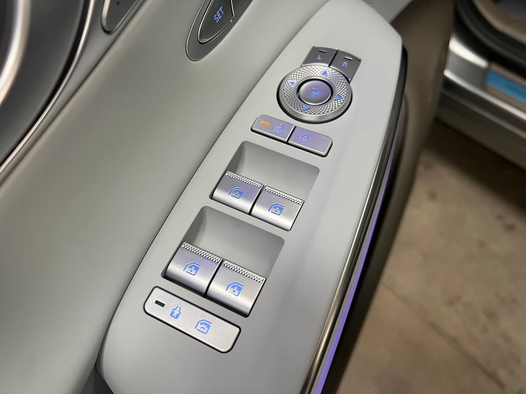 New 2027 Genesis GV70 2.5T Advanced AWD/4WD image 11