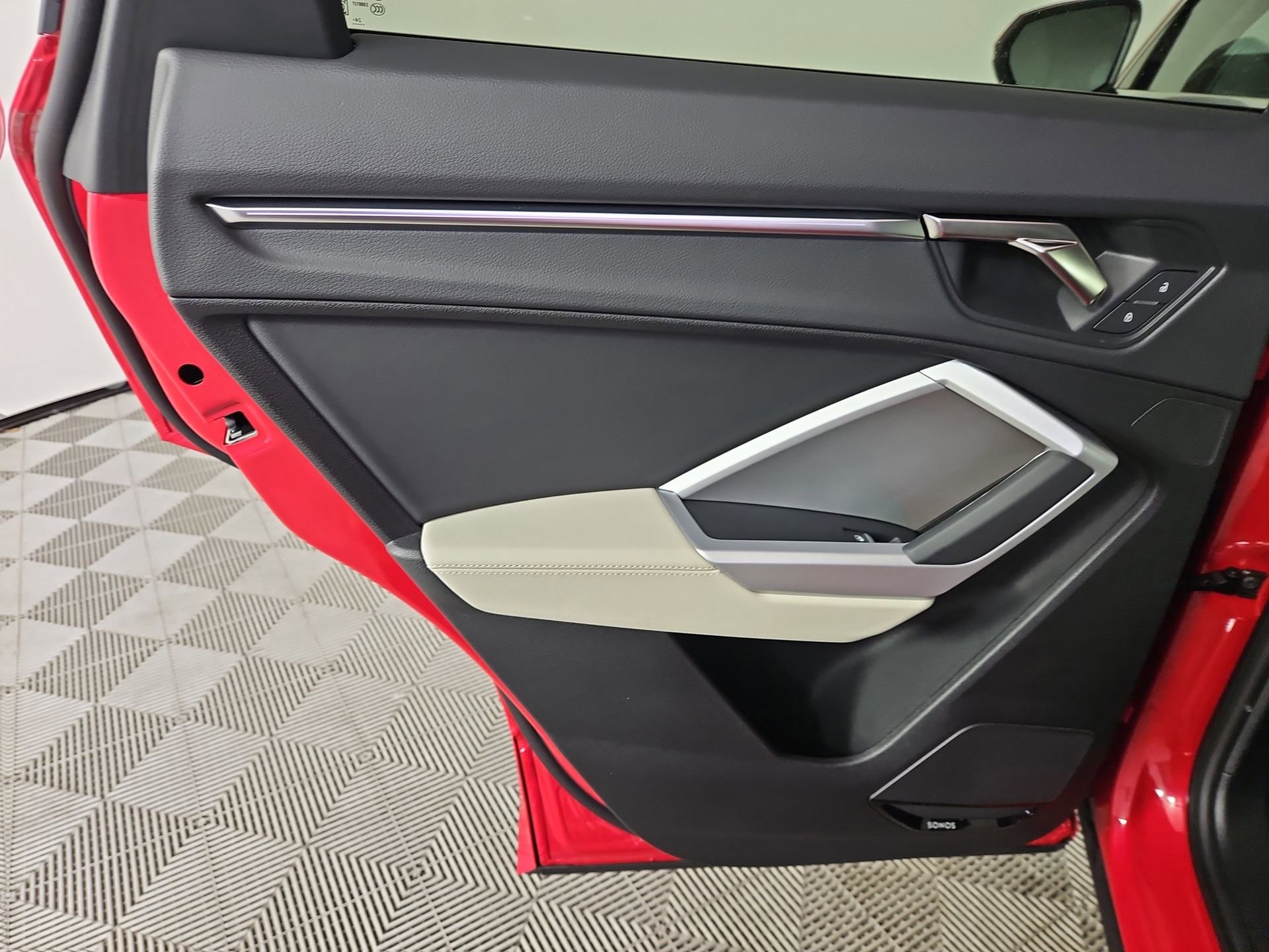 Certified 2025 Audi Q3 2.0T Premium Plus w/ Premium Plus Package image 44