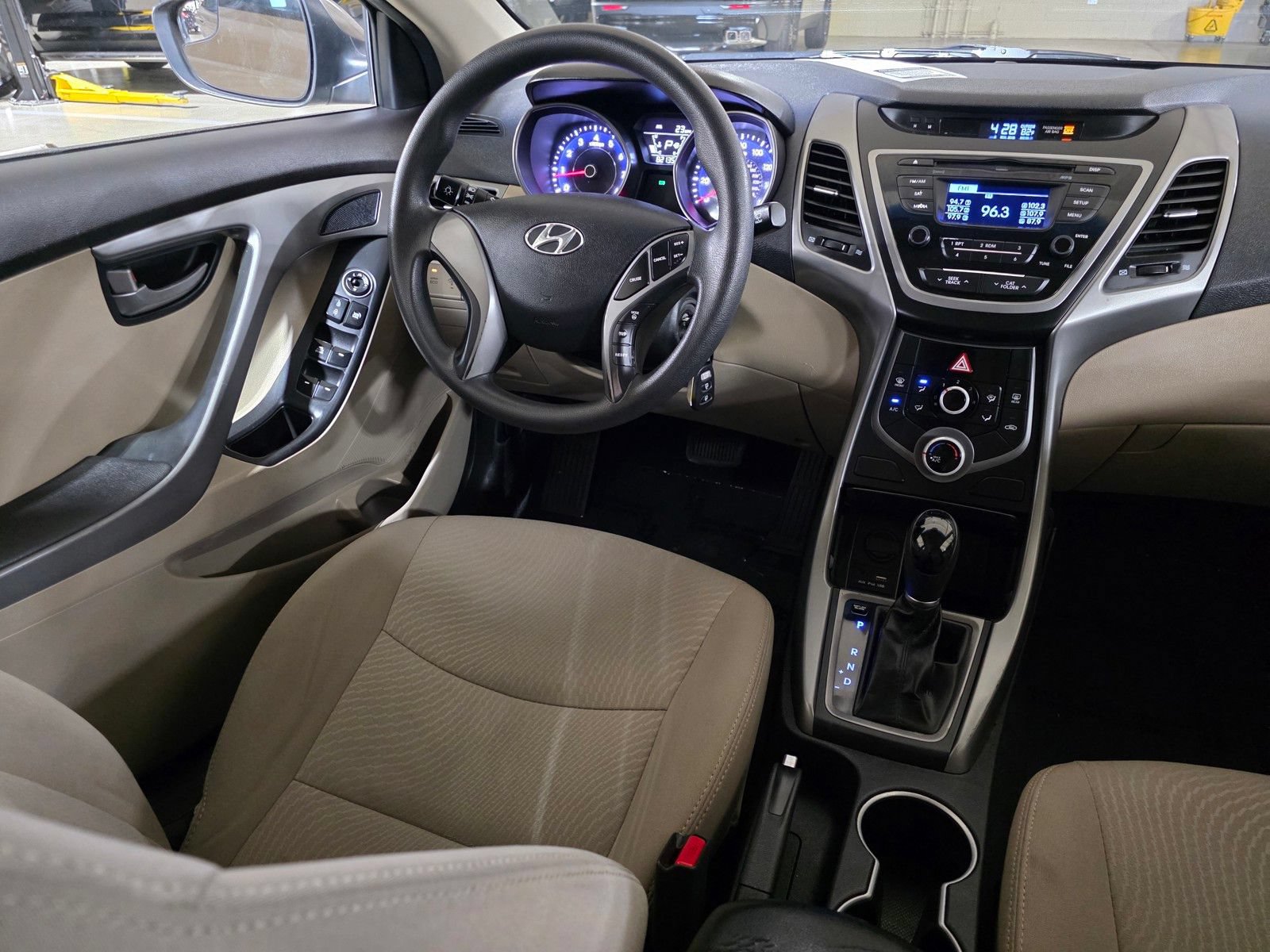 Used 2014 Hyundai Elantra SE FWD image 19