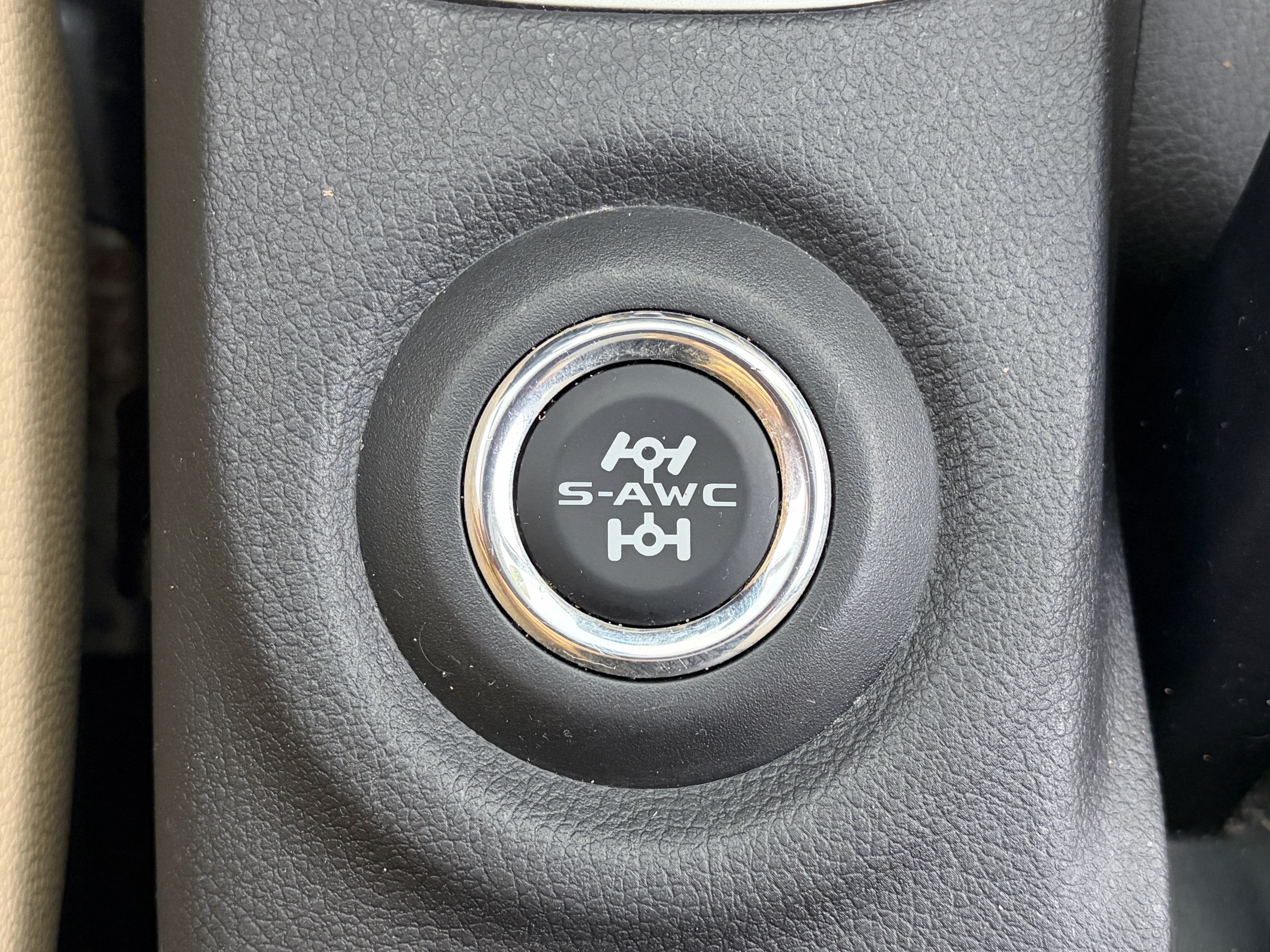 Used 2016 Mitsubishi Outlander SEL AWD/4WD image 24