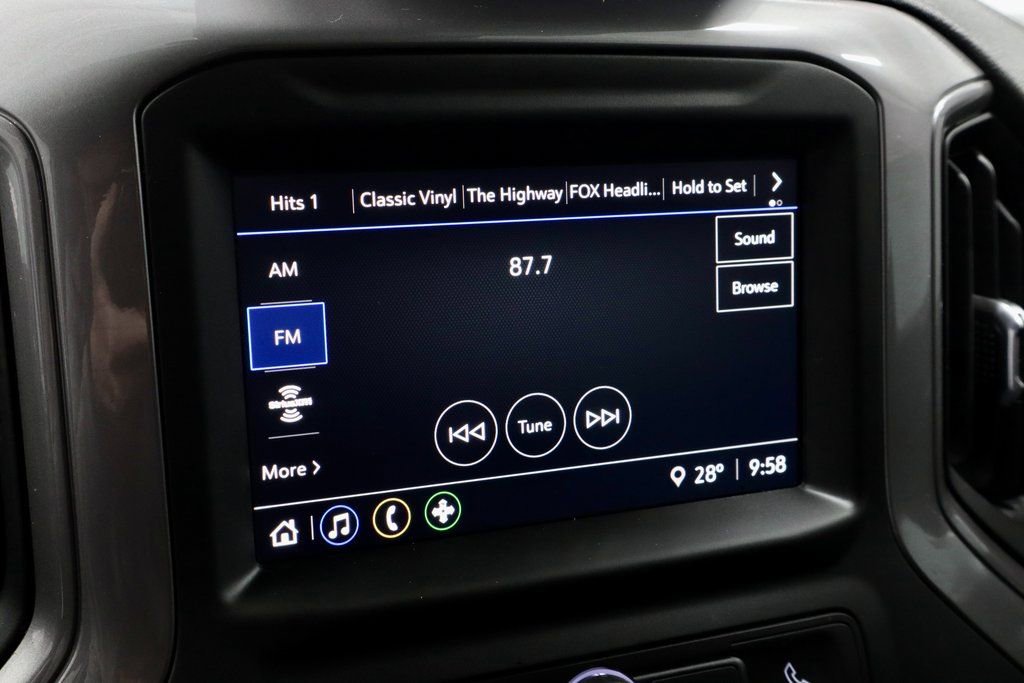 Used 2022 Chevrolet Silverado 1500 Custom image 3