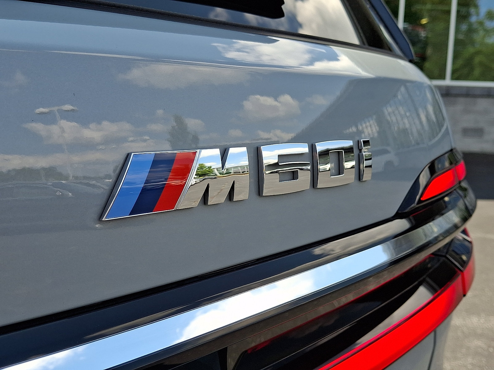 Used 2025 BMW X7 M60i AWD/4WD image 32