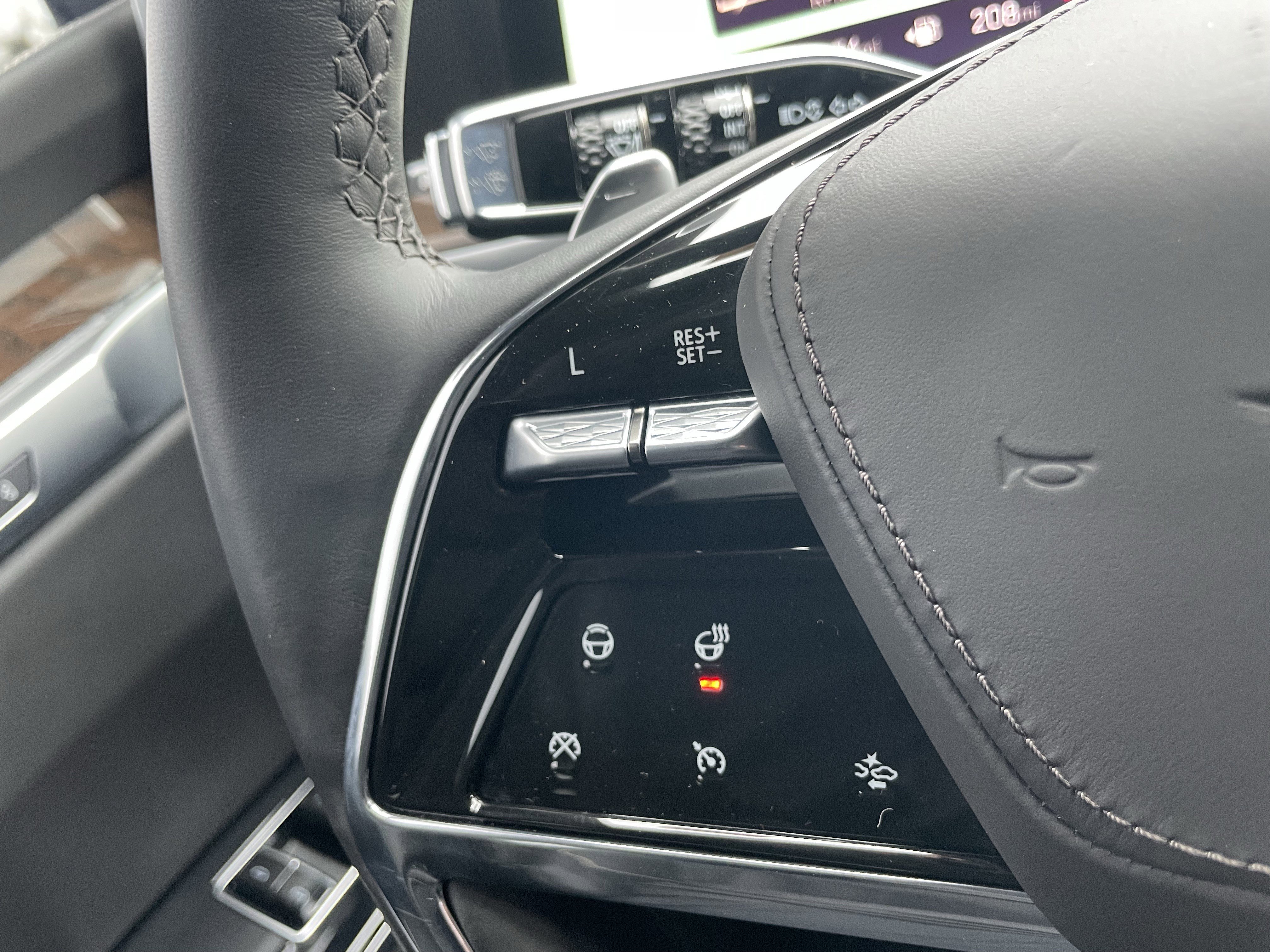 Used 2025 Cadillac Escalade ESV Sport Platinum image 23