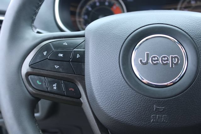 Used 2022 Jeep Cherokee Trailhawk AWD/4WD image 17