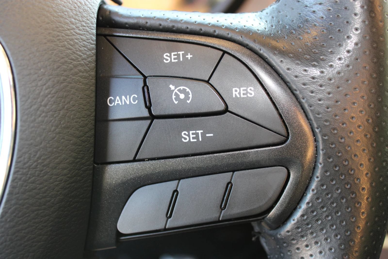 Used 2016 Dodge Challenger R/T Plus RWD image 31