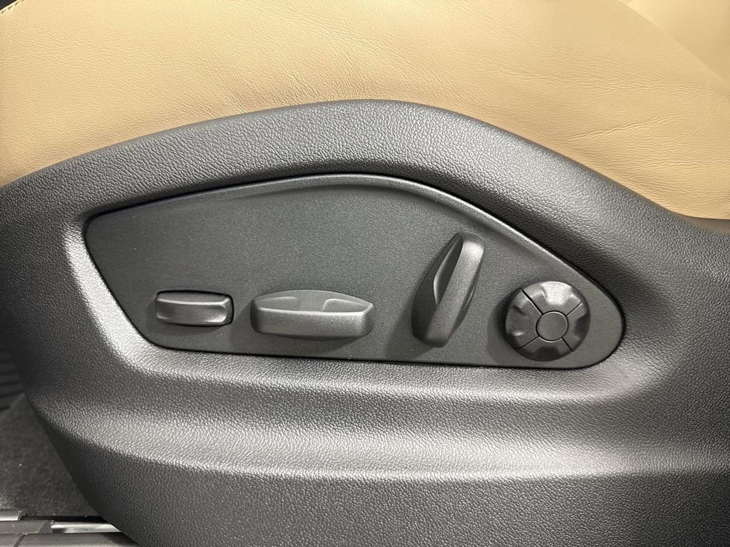 New 2026 Porsche Cayenne image 40