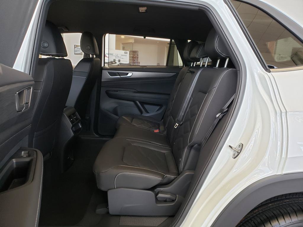 New 2026 Volkswagen Atlas Cross Sport SE AWD/4WD image 7