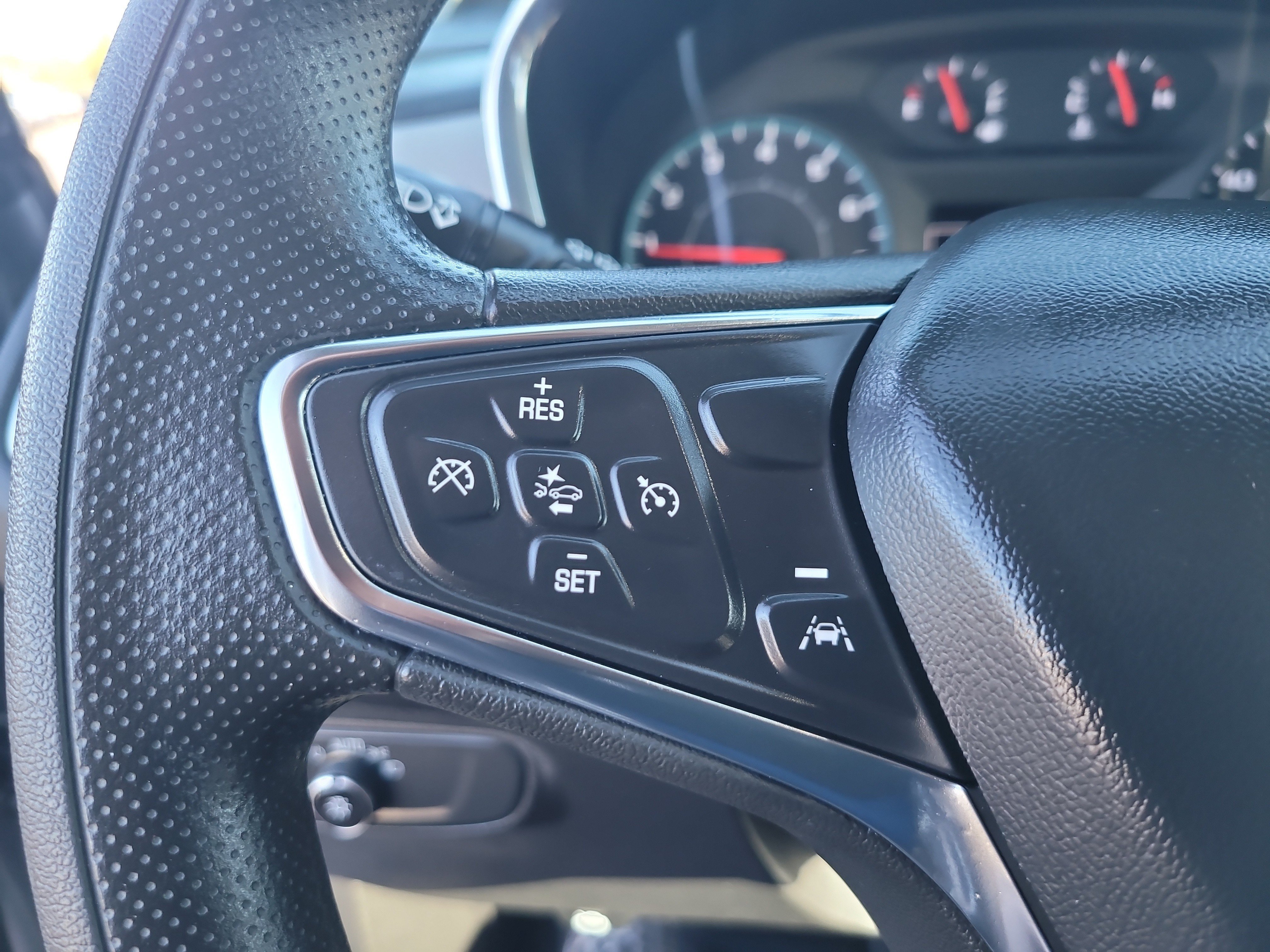 Used 2023 Chevrolet Equinox LS w/ Driver Confidence II Package FWD image 27
