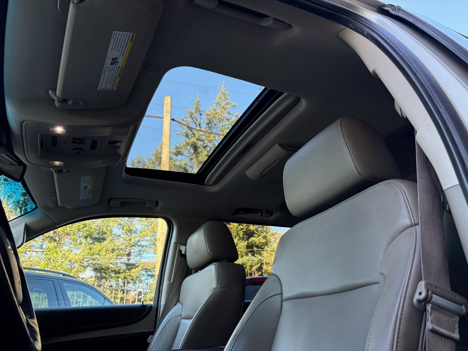 Used 2015 Chevrolet Suburban LTZ image 15