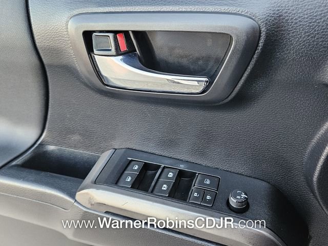 Used 2019 Toyota Tacoma TRD Off-Road image 31