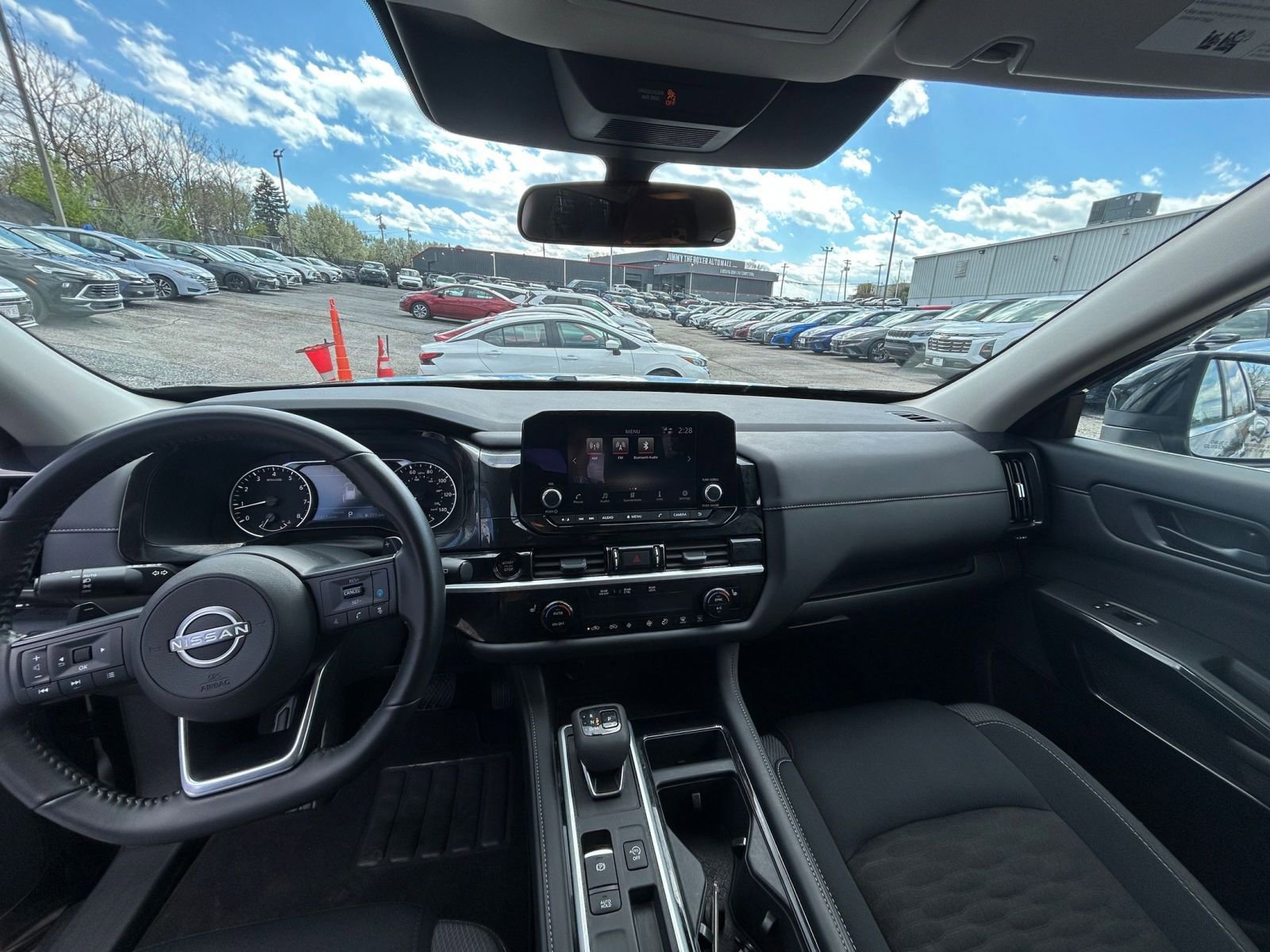 Used 2025 Nissan Pathfinder SV image 28